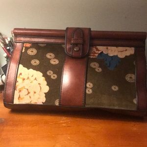 Fossil Carpet Clutch